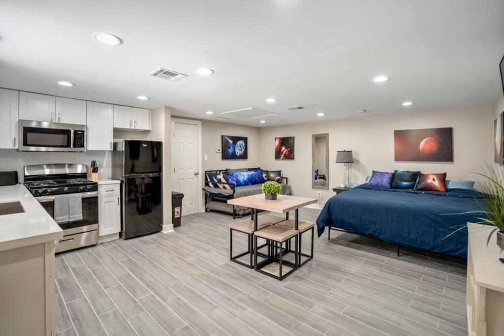 Cosmic Studio At North Downtown Villa Houston Buitenkant foto